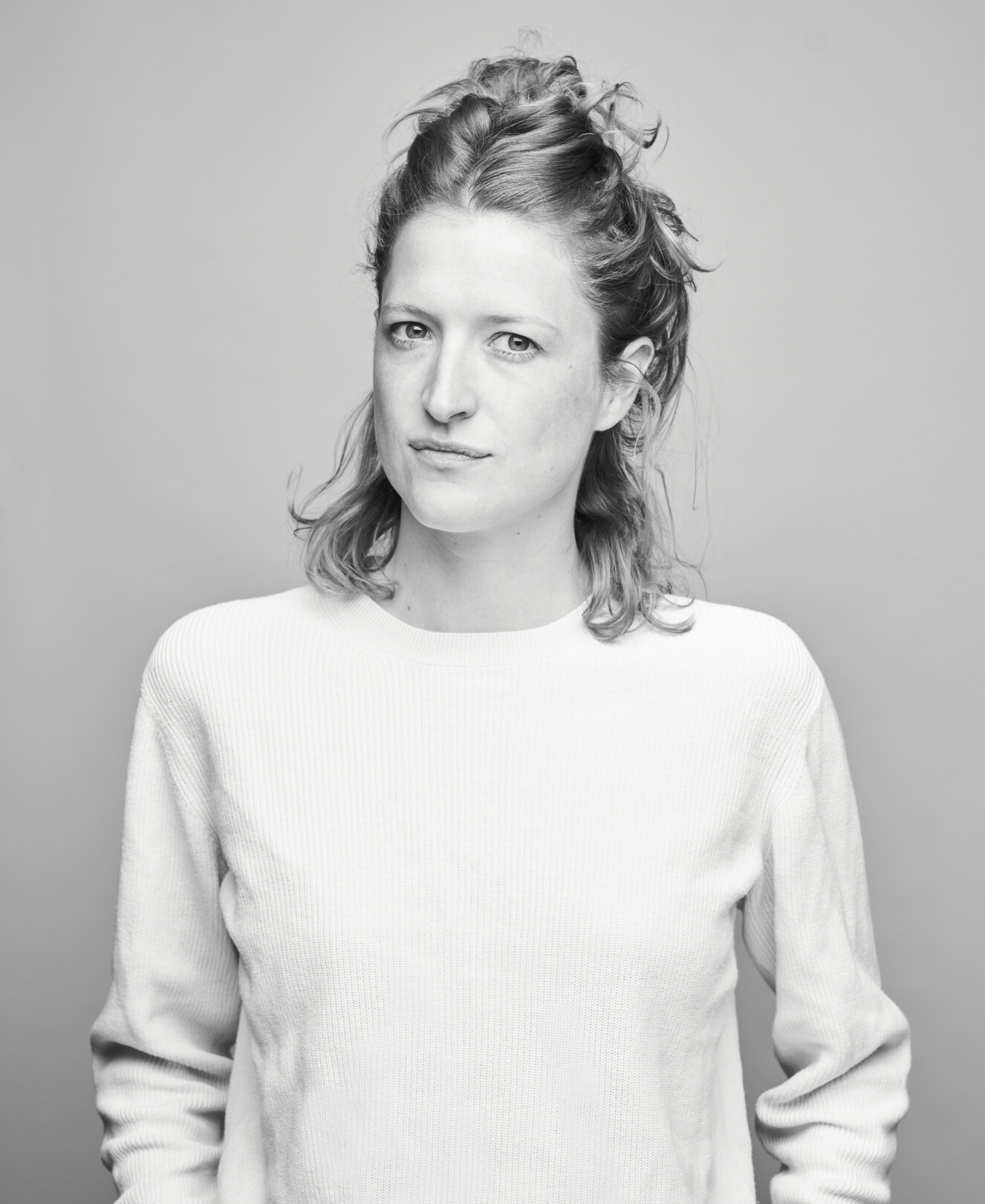 LOLA KLAMROTH