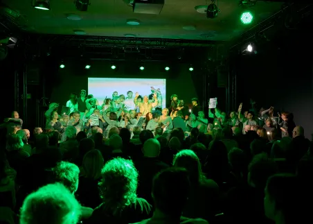 ES IST EIN IRRTUM, DASS DIE TOTEN TOT SIND