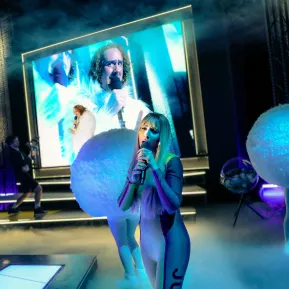 DU MUSST DICH ENTSCHEIDEN – Hasti Molavian und Elias Eilinghoff