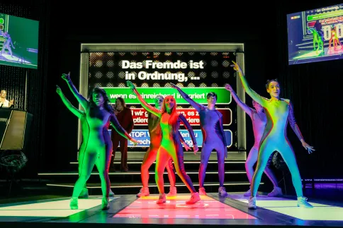 DU MUSST DICH ENTSCHEIDEN – Ensemble am Hüpffeld