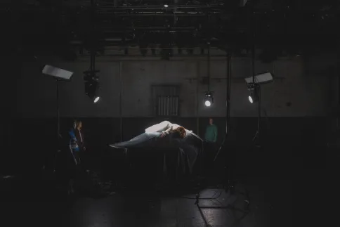 DAS LEIDEN ANDERER BETRACHTEN – Ensemble