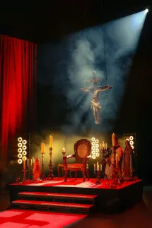 DAS SCHWEIGEN DES HEILIGEN VATERS – Papst Stuhl