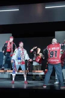 VERGELTUNG – Nikolaus Benda, Statisterie