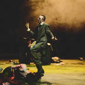 CHORONIQUES - Peeping Tom