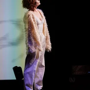 ES IST EIN IRRTUM, DASS DIE TOTEN TOT SIND – Bärbel Strehlau