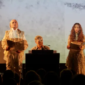 ES IST EIN IRRTUM, DASS DIE TOTEN TOT SIND  – Uwe Schmieder, Holger Bey, Hasti Molavian, Bärbel Strehlau