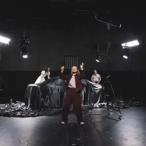 DAS LEIDEN ANDERER BETRACHTEN – Louisa Beck, Evi Kehrstephan, Benjamin Höppner