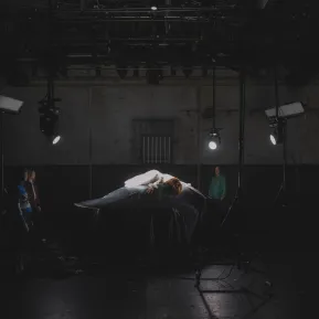 DAS LEIDEN ANDERER BETRACHTEN – Ensemble