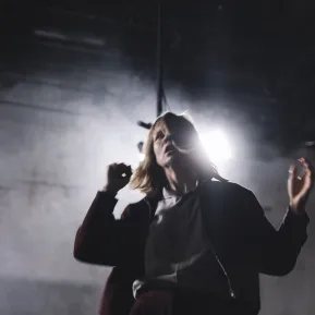 DAS LEIDEN ANDERER BETRACHTEN – Evi Kehrstephan