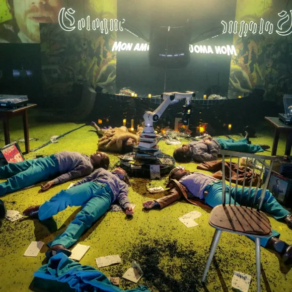 DIE WÖRTER SIND BÖSE – Ensemble und Kameraroboter